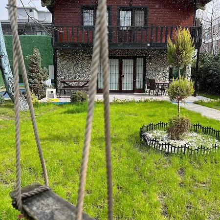 Vi̇lla Bahce Suekriye Kuecuekal Villa *