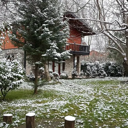 Vi̇lla Bahce Suekriye Kuecuekal * 萨潘贾